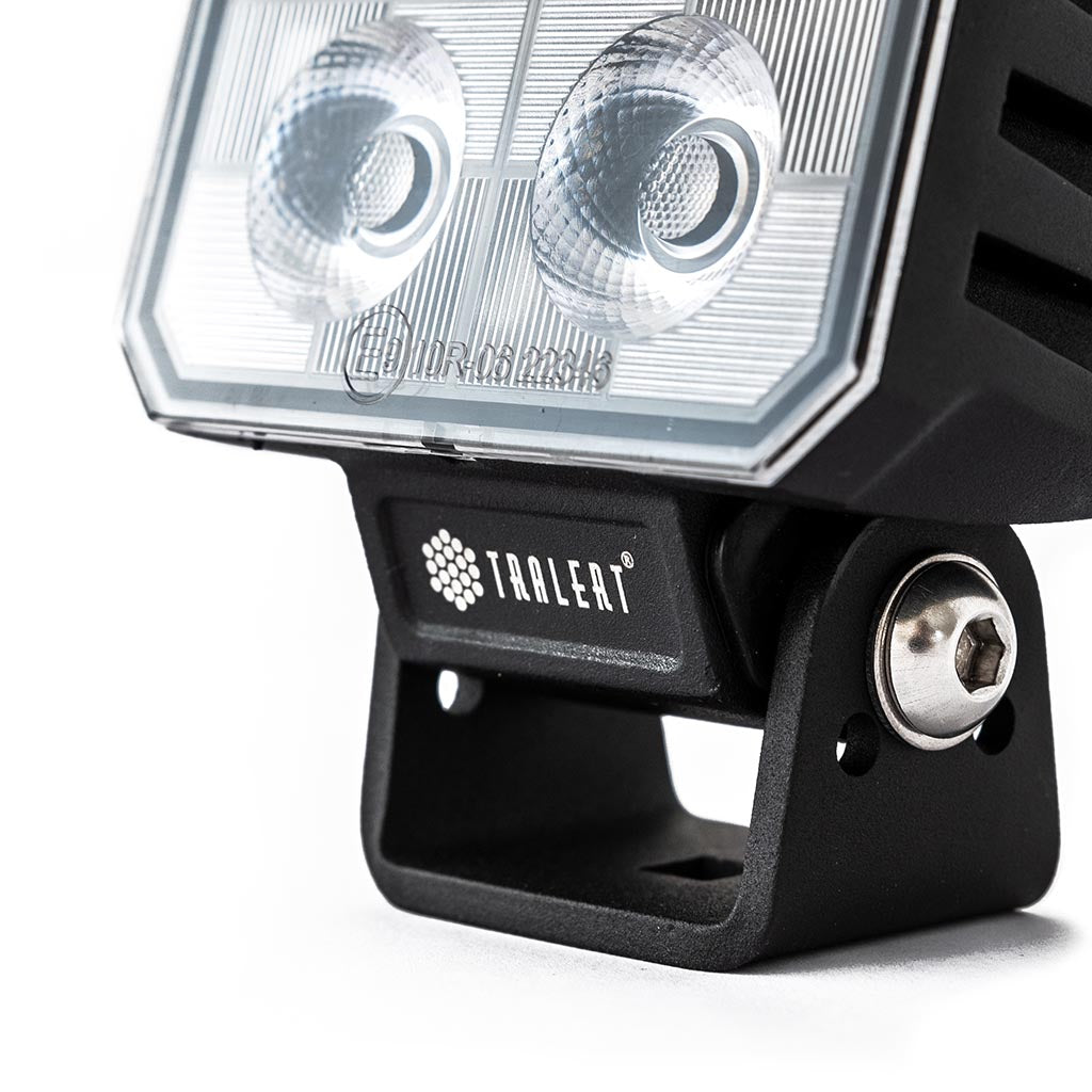TRALERT WF-4038V square LED work light - mounting bracket detail